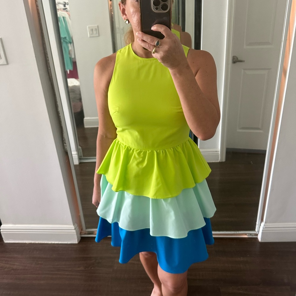 size o , the color